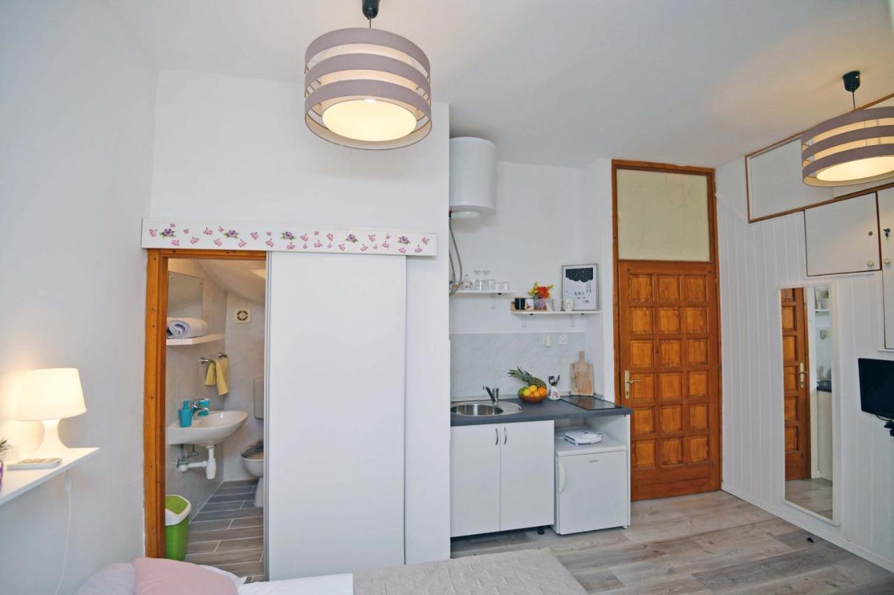 Mila Apartment *